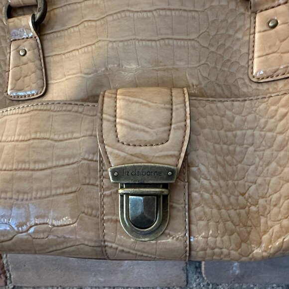 Classic Liz Claiborne Shoulder Bag - Picture 2 of 9